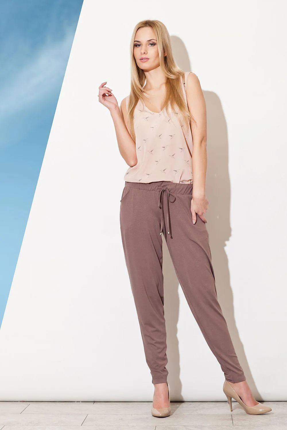 Elegant Comfort: Women's Tailored Trousers with Adjustable Waist Tie for Timeless Style