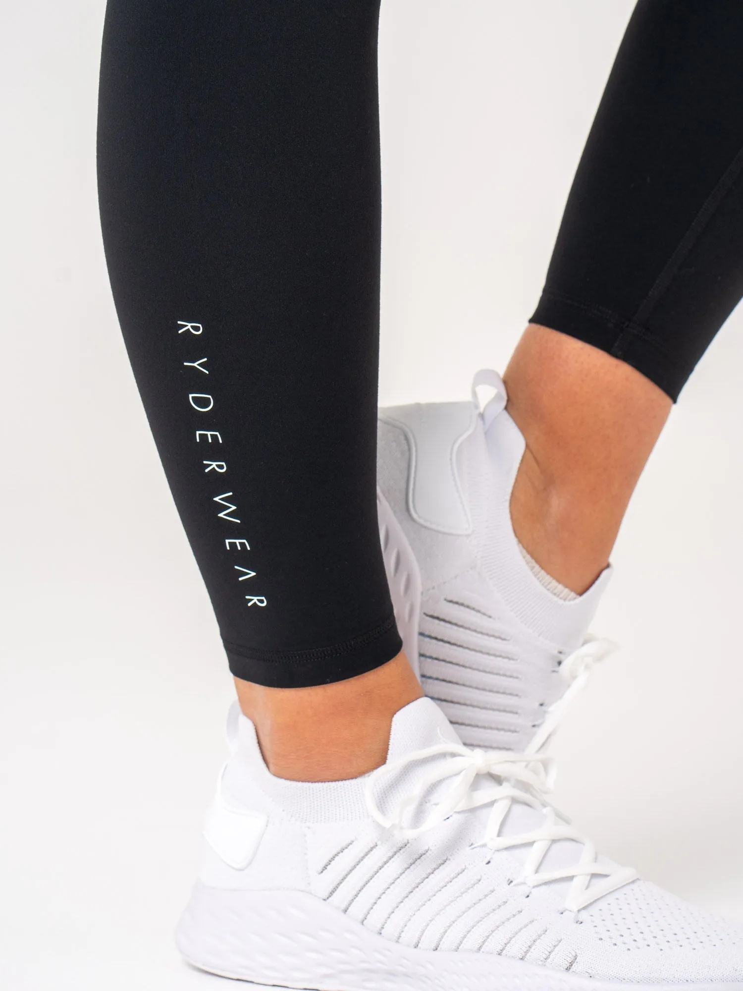 NKD V Scrunch Leggings - Black