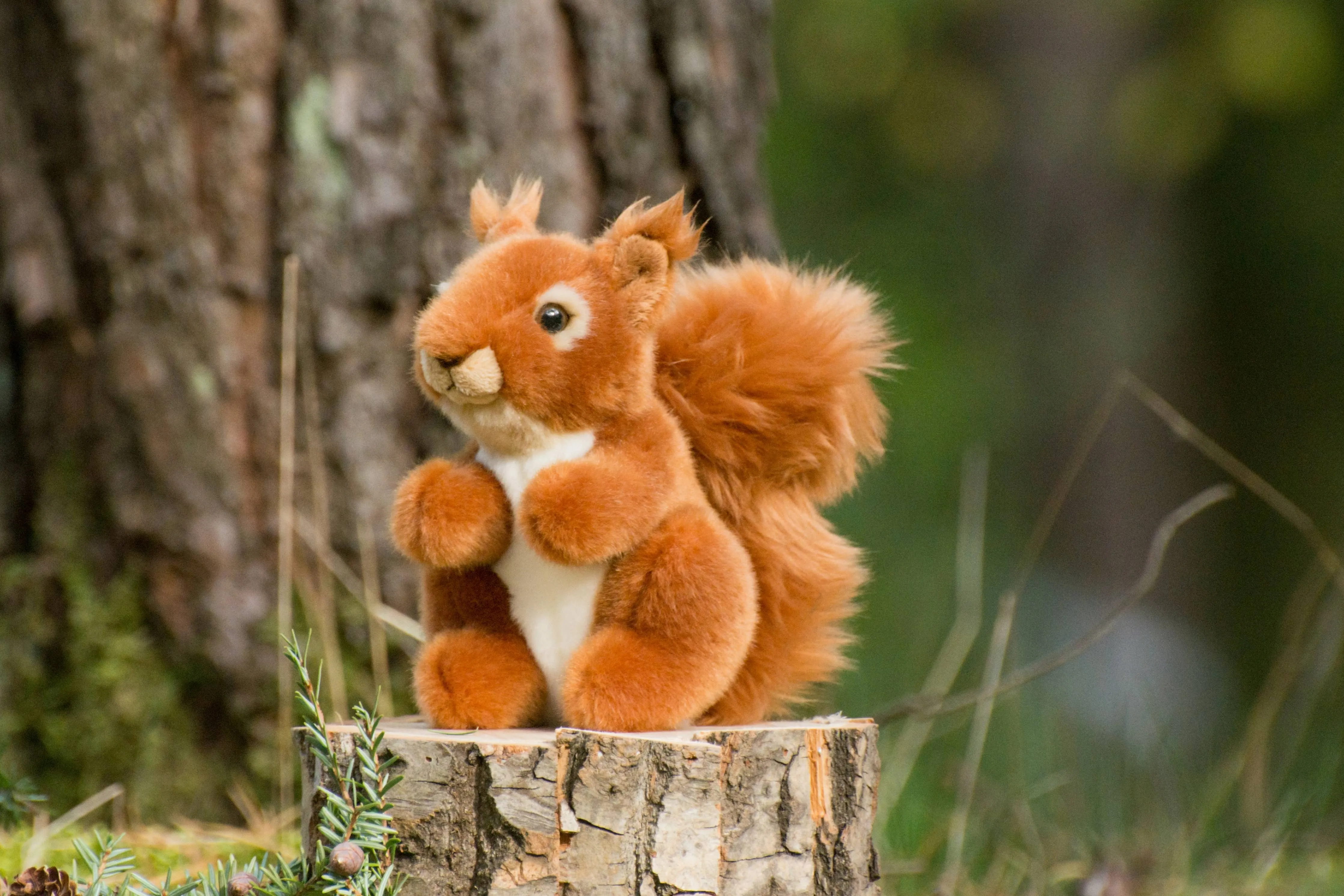 Plush Red Squirrel with Tufted Ears 14 cm - plush toy by Teddy Hermann