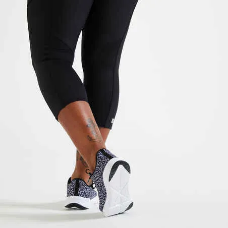 Short fitness leggings with phone pocket