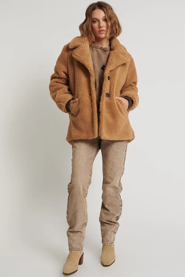 TAN TEDDY COAT